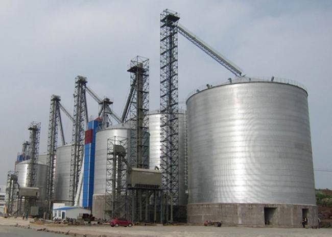 江达大型钢板库构造参数及水泥储存质量